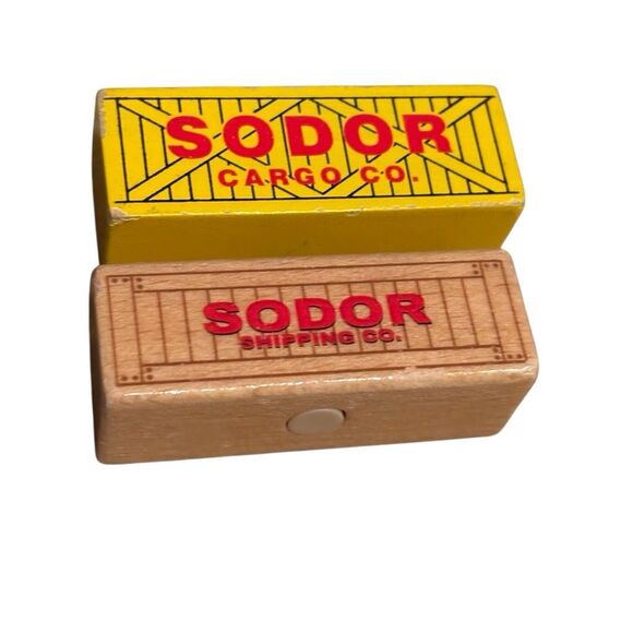 Thomas The Train Lot Of 2 Sodor Shipping Cargo Magnetic Blocks - Picture 1 of 6